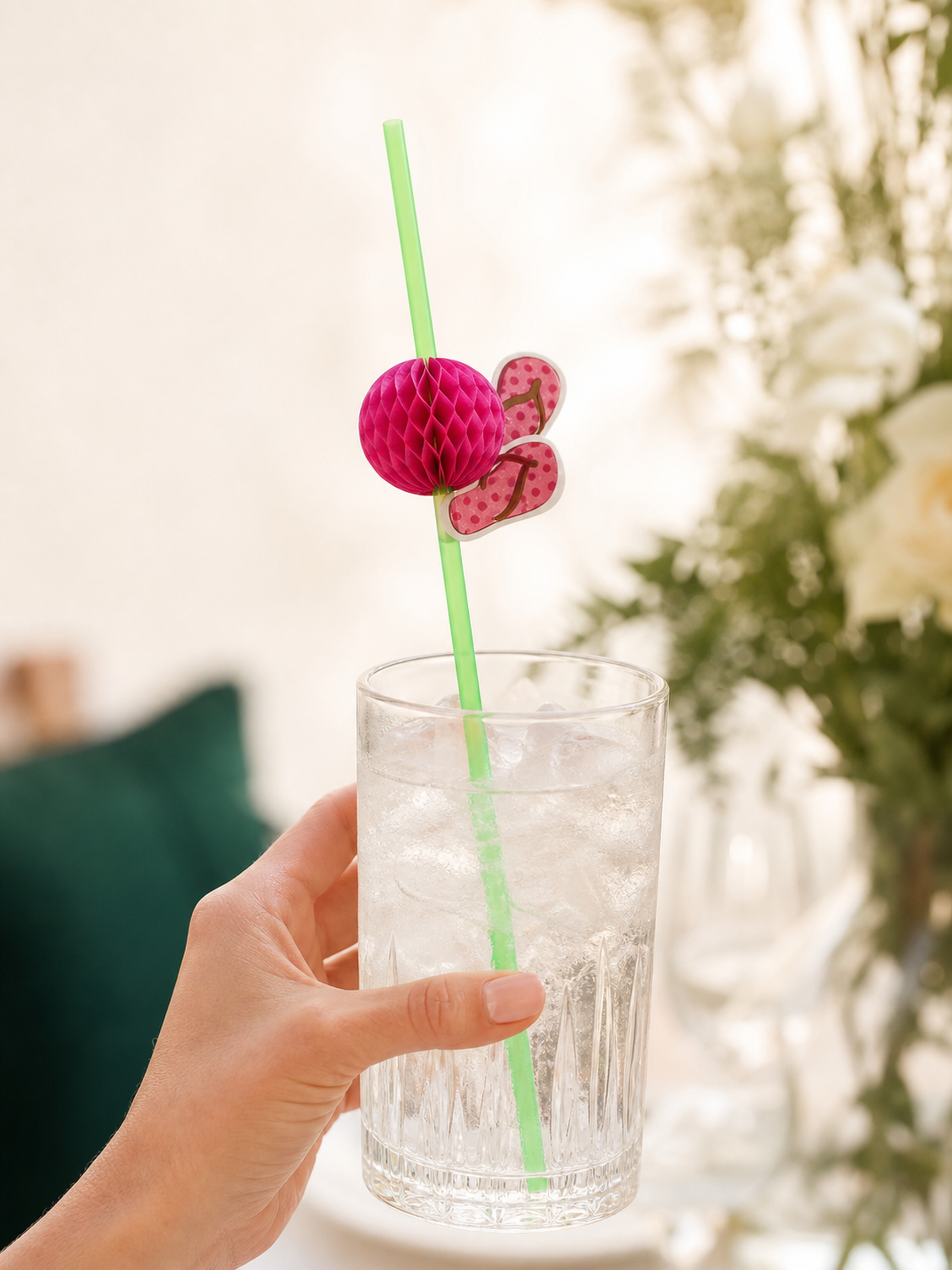 Flip-Flops Decorative Drinking Straws, 100 Count — In-use scale (4 of 8)