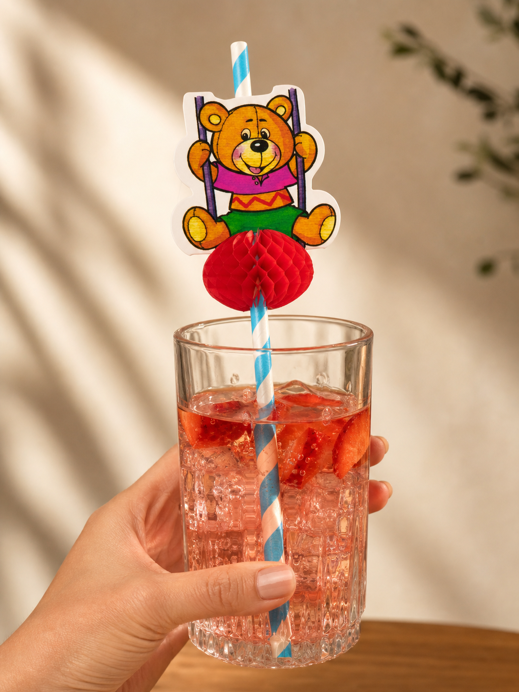 Bear Decorative Drinking Straws, 100 Count — In-use scale (4 of 8)
